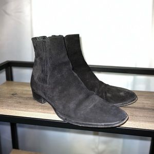 Yves Saint Laurent YSL Chelsea boots